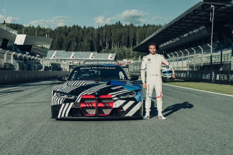 Bmw M4 Coupé 2021 e Bmw M4 GT3 2021: prime immagini ufficiali