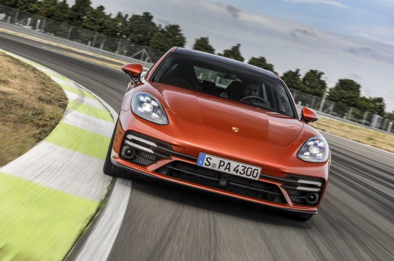 Porsche Panamera 2021: immagini ufficiali