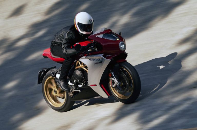 MV Agusta Superveloce 800 2020: immagini ufficiali