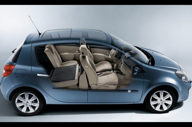 Renault Clio 1990-2020: cinque generazioni nelle immagini
