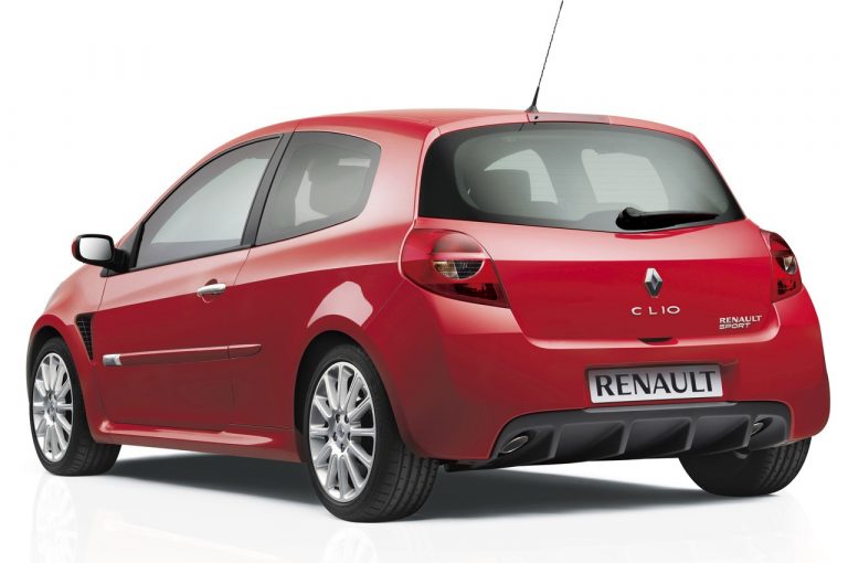 Renault Clio 1990-2020: cinque generazioni nelle immagini