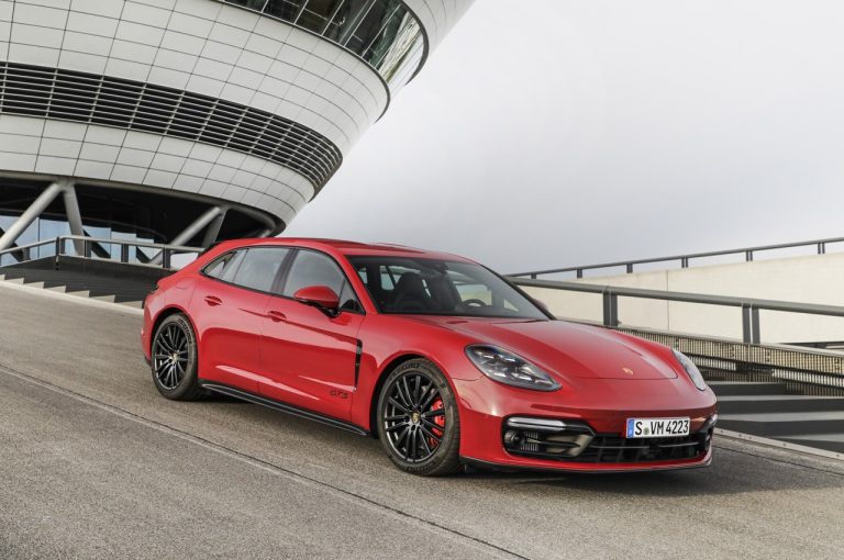 Porsche Panamera 2021: immagini ufficiali