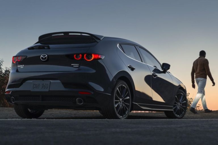 Mazda 3 Turbo 2021: immagini ufficiali