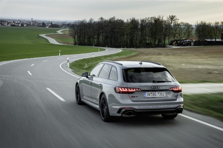 Audi, aggiornamenti 2021 alle dotazioni della gamma sportiva