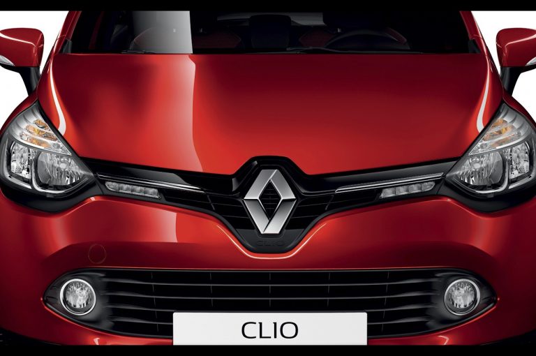 Renault Clio 1990-2020: cinque generazioni nelle immagini