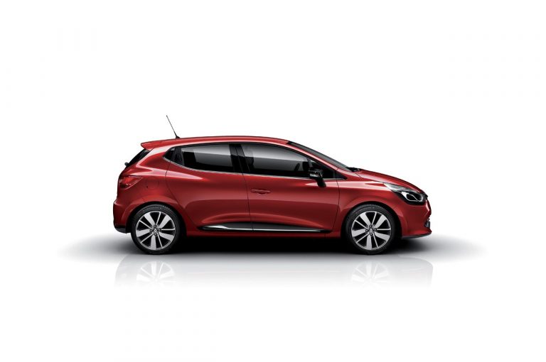 Renault Clio 1990-2020: cinque generazioni nelle immagini