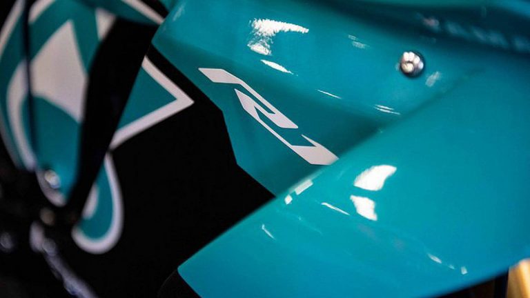 Yamaha YZF-R1 Petronas: immagini ufficiali