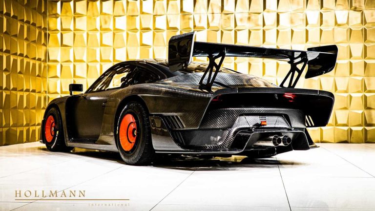 Porsche 935 in fibra di carbonio: immagini ufficiali