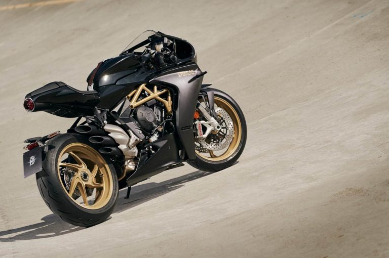 MV Agusta Superveloce 800 2020: immagini ufficiali