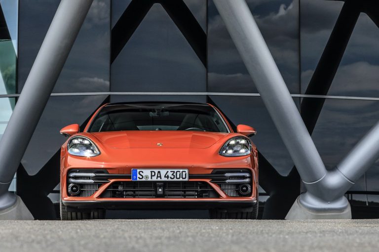 Porsche Panamera 2021: immagini ufficiali