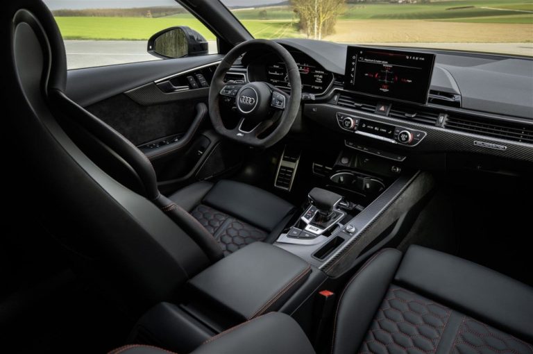Audi, aggiornamenti 2021 alle dotazioni della gamma sportiva