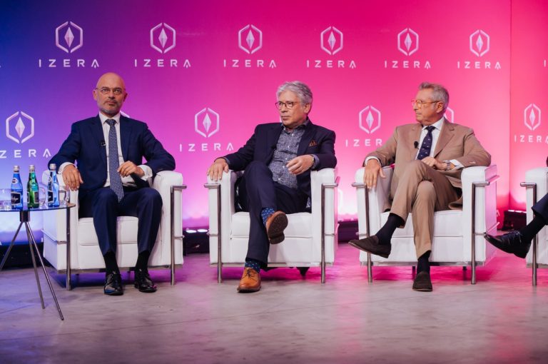Izera by ElectroMobility Poland e Torino Design: immagini ufficiali