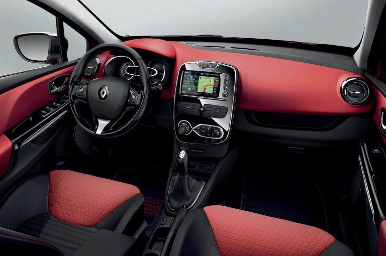 Renault Clio 1990-2020: cinque generazioni nelle immagini