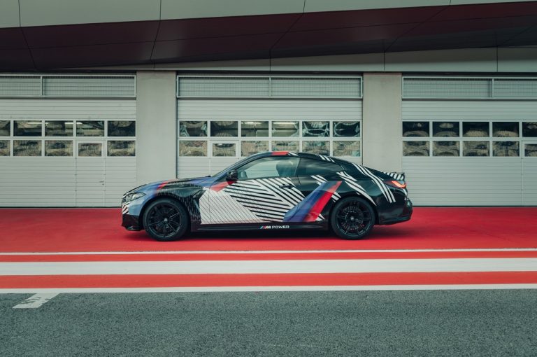 Bmw M4 Coupé 2021 e Bmw M4 GT3 2021: prime immagini ufficiali