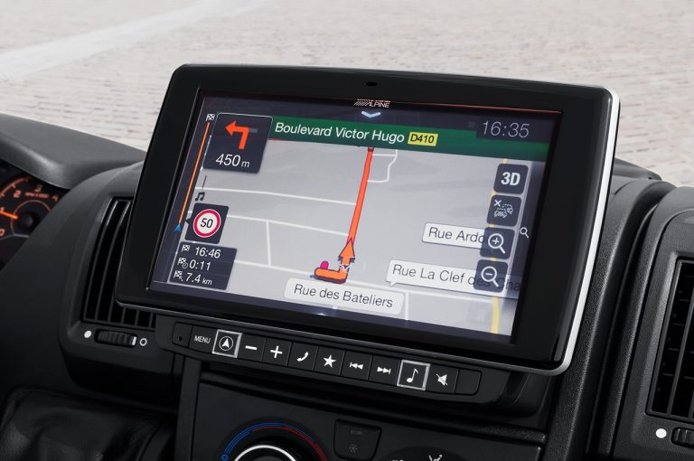 Peugeot e-Boxer 2021: immagini ufficiali