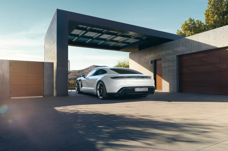 Porsche Taycan 2021: immagini ufficiali