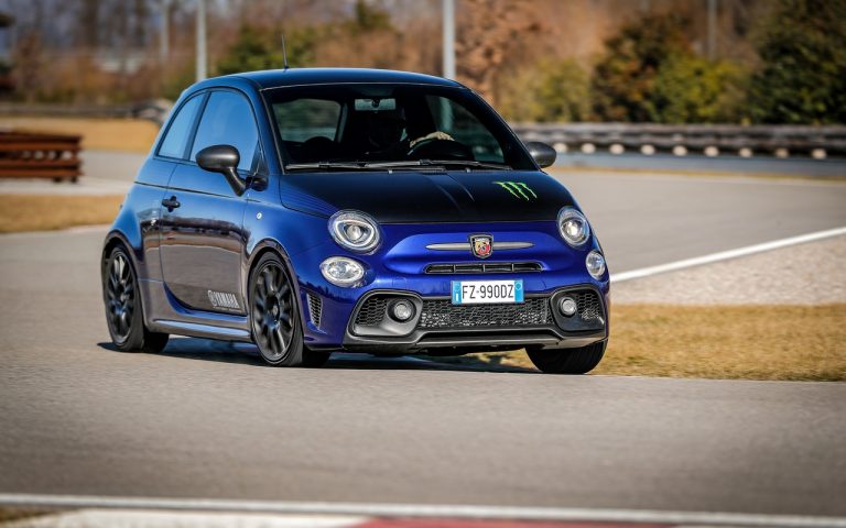 Abarth 595 Scorpioneoro e 595 Monster Energy Yamaha