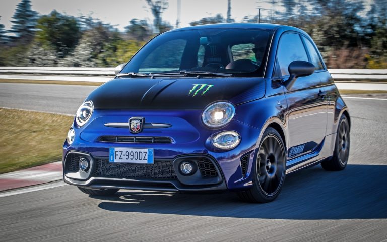 Abarth 595 Scorpioneoro e 595 Monster Energy Yamaha