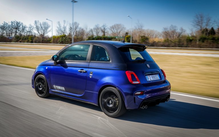 Abarth 595 Scorpioneoro e 595 Monster Energy Yamaha
