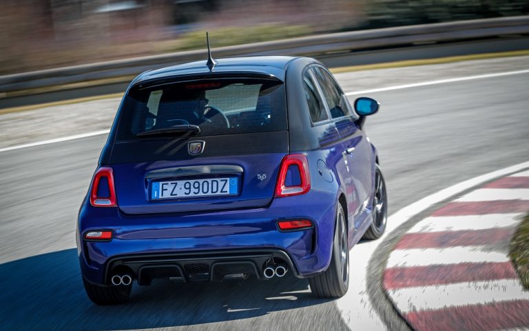 Abarth 595 Scorpioneoro e 595 Monster Energy Yamaha