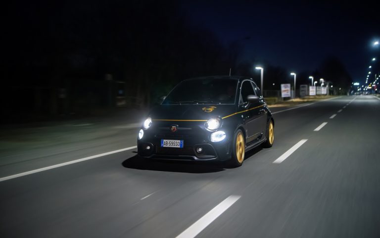 Abarth 595 Scorpioneoro e 595 Monster Energy Yamaha