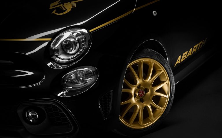 Abarth 595 Scorpioneoro e 595 Monster Energy Yamaha