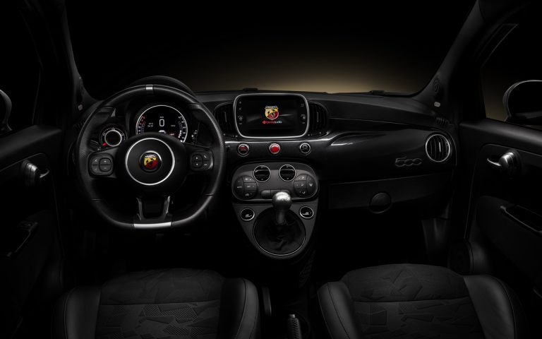 Abarth 595 Scorpioneoro e 595 Monster Energy Yamaha