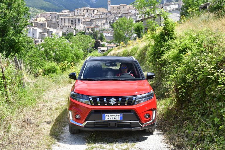Suzuki Vitara 1.4 Boosterjet Hybrid AllGrip: la prova su strada