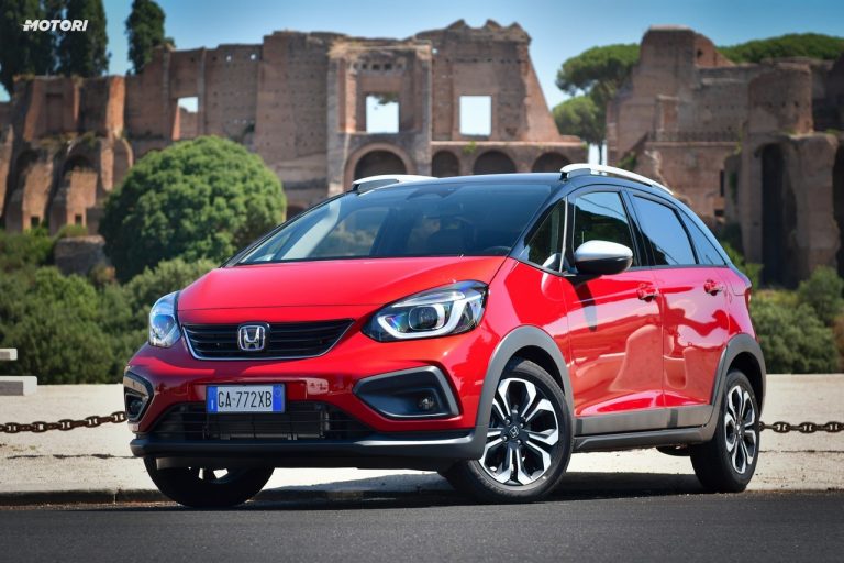 Honda Jazz Crosstar 1.5 Hev eCVT: prima prova