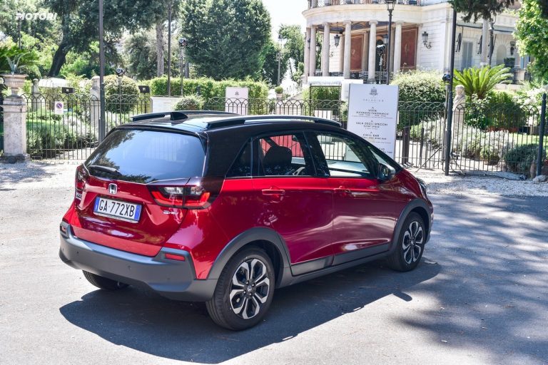 Honda Jazz Crosstar 1.5 Hev eCVT: prima prova