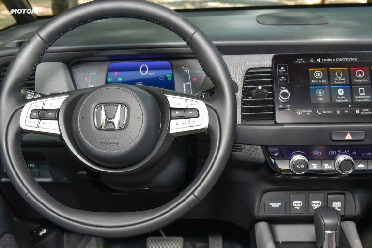 Honda Jazz Crosstar 1.5 Hev eCVT: prima prova