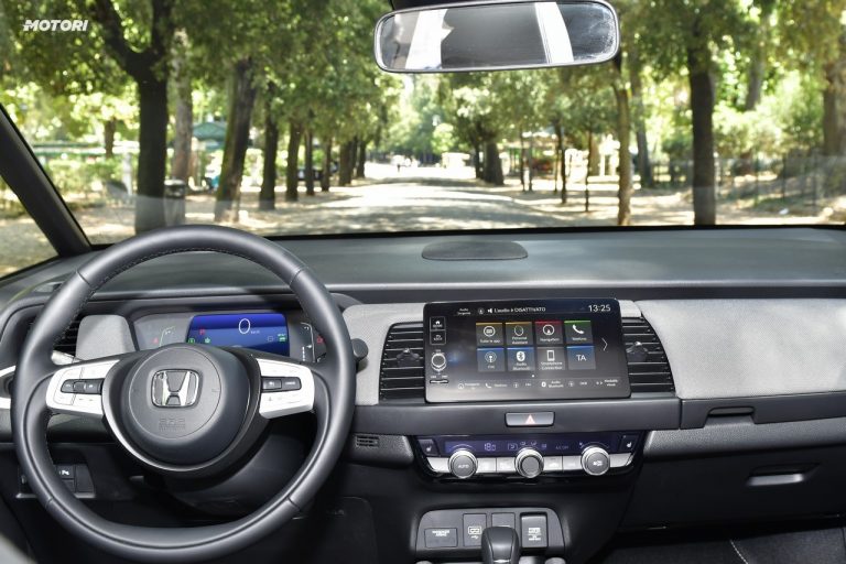 Honda Jazz Crosstar 1.5 Hev eCVT: prima prova