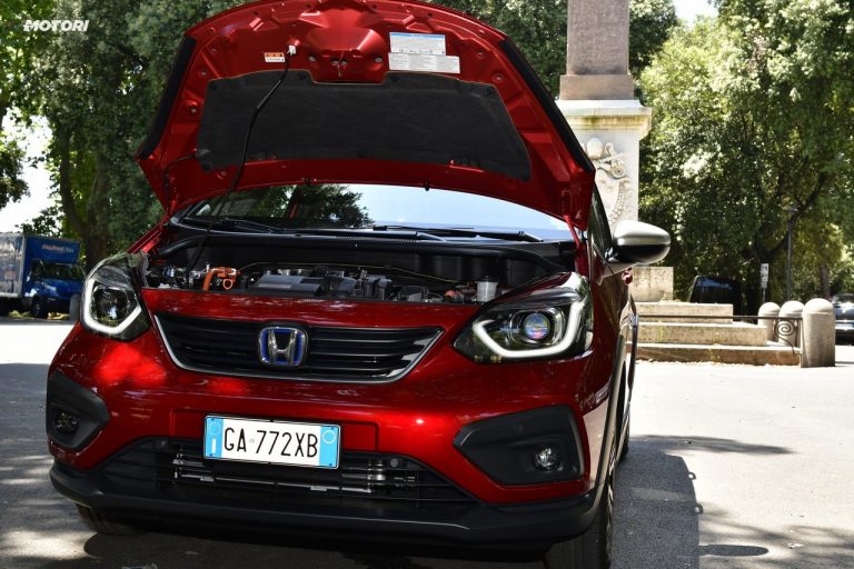Honda Jazz Crosstar 1.5 Hev eCVT: prima prova
