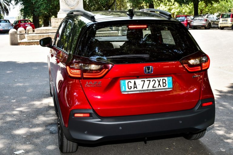 Honda Jazz Crosstar 1.5 Hev eCVT: prima prova