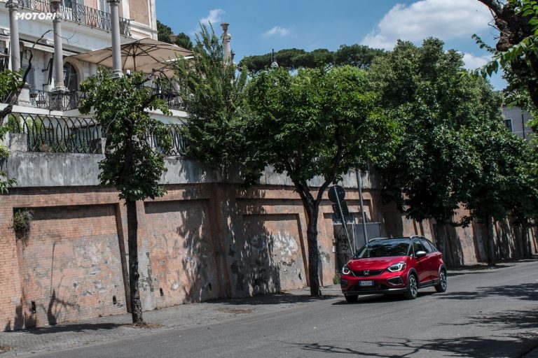 Honda Jazz Crosstar 1.5 Hev eCVT: prima prova