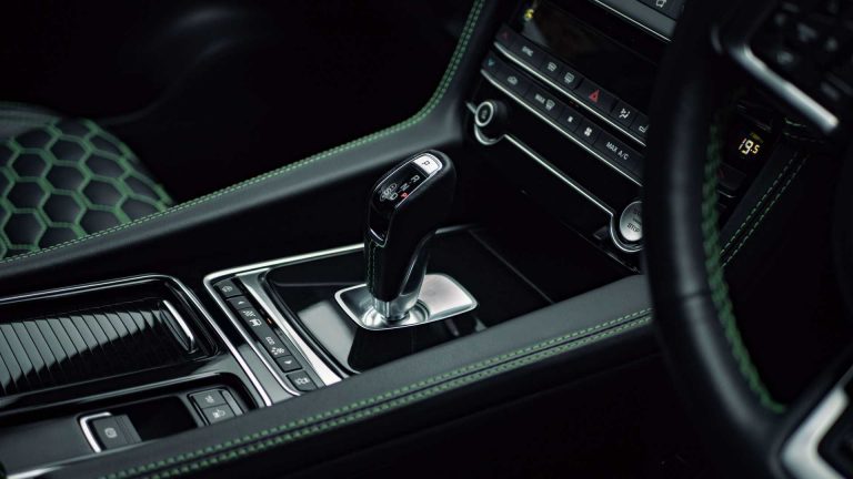 Jaguar F-Pace by Lister Stealth: immagini ufficiali