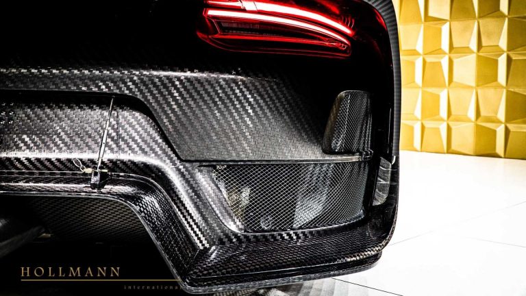 Porsche 935 in fibra di carbonio: immagini ufficiali