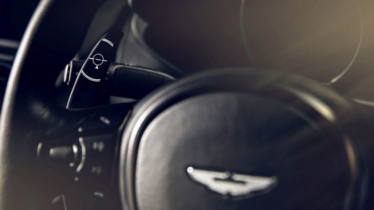 Aston Martin Vantage 007 Edition e DBS Superleggera 007: immagini ufficiali