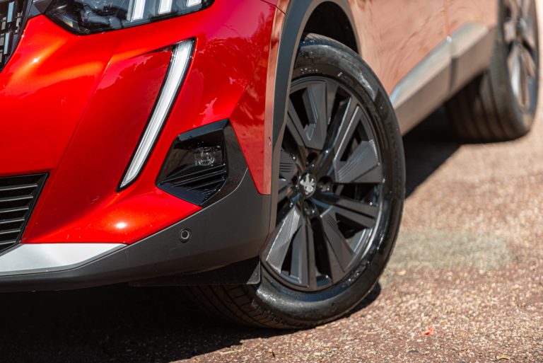 Peugeot 2008 1.2 PureTech GT: la prova su strada