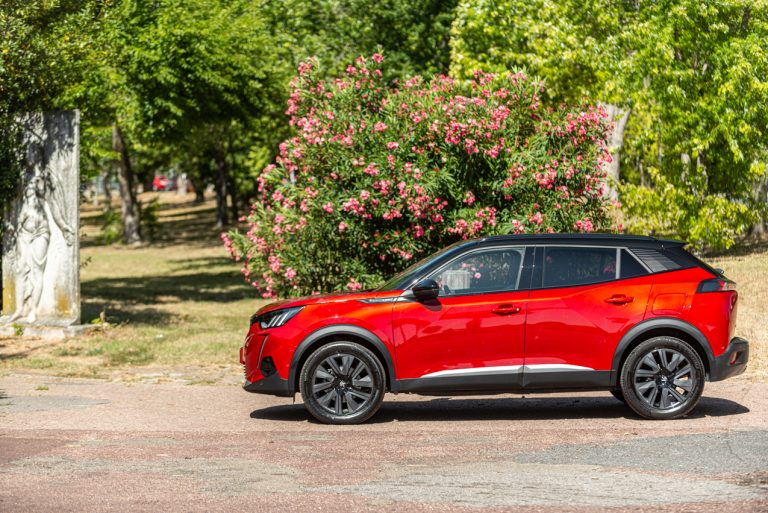 Peugeot 2008 1.2 PureTech GT: la prova su strada