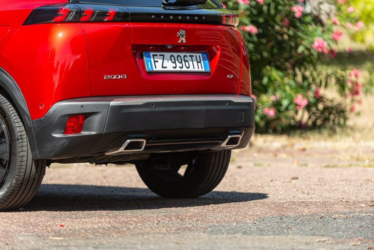 Peugeot 2008 1.2 PureTech GT: la prova su strada