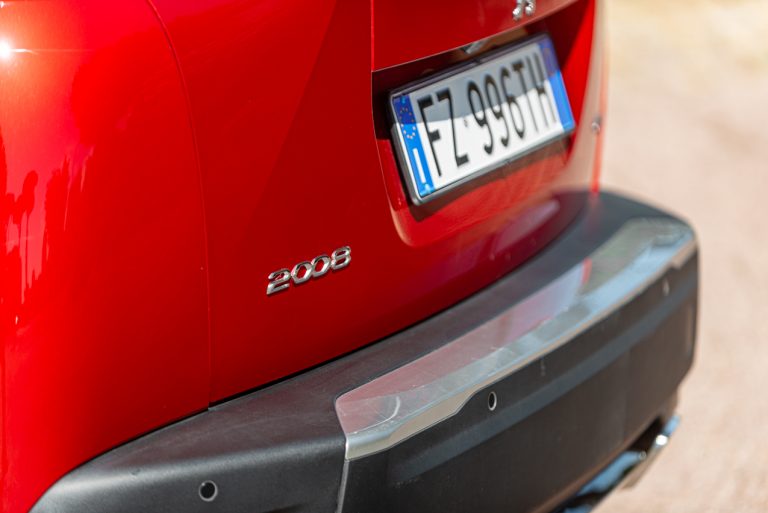 Peugeot 2008 1.2 PureTech GT: la prova su strada