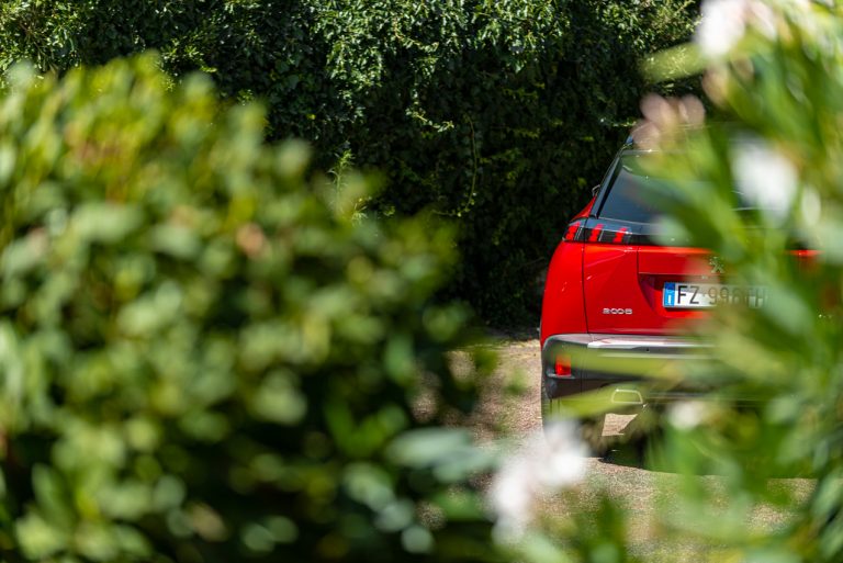 Peugeot 2008 1.2 PureTech GT: la prova su strada