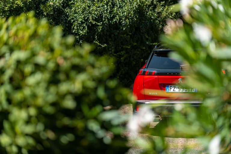 Peugeot 2008 1.2 PureTech GT: la prova su strada