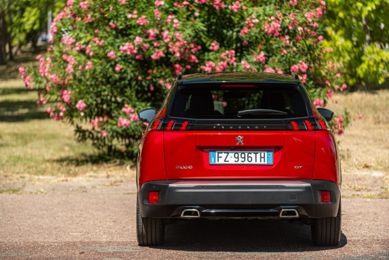 Peugeot 2008 1.2 PureTech GT: la prova su strada