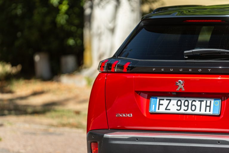 Peugeot 2008 1.2 PureTech GT: la prova su strada