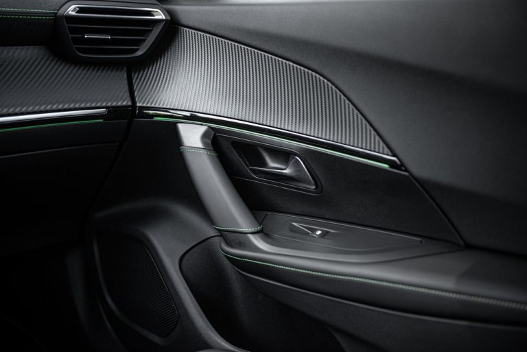 Peugeot 2008 1.2 PureTech GT: la prova su strada