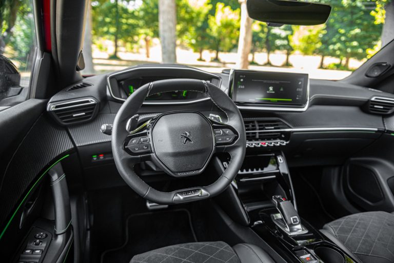 Peugeot 2008 1.2 PureTech GT: la prova su strada