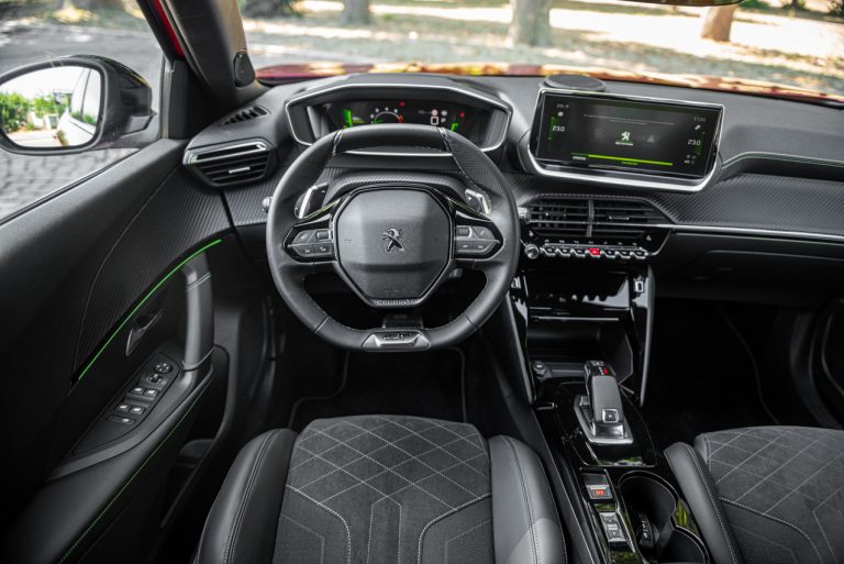 Peugeot 2008 1.2 PureTech GT: la prova su strada