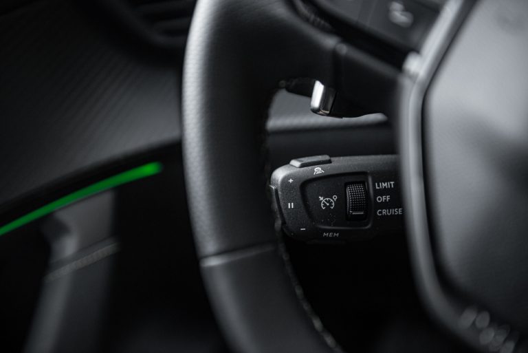 Peugeot 2008 1.2 PureTech GT: la prova su strada